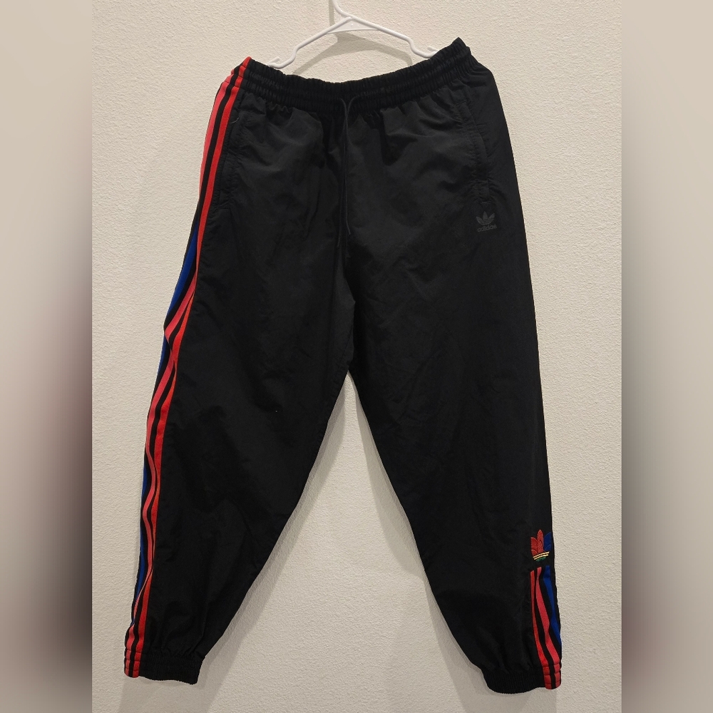 Adidas‎ Black Red Joggers Relaxed Fit